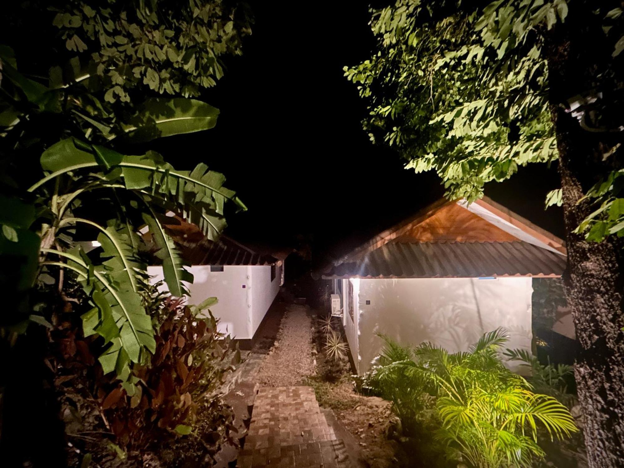 Kalani Bungalows, Haad Yao Exterior photo
