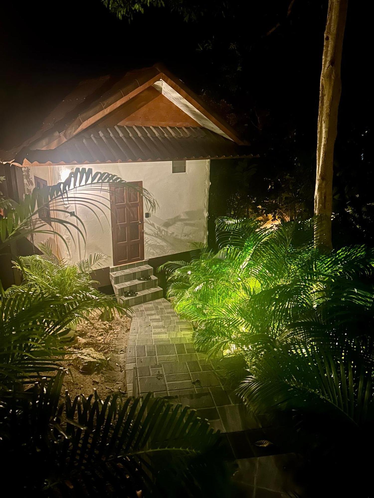 Kalani Bungalows, Haad Yao Exterior photo